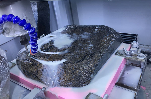 數控玉石雕刻機怎么才能雕好一塊翡翠牌_玉鼎科