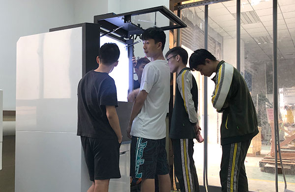 五軸小型數控雕刻機如何加工制造才行